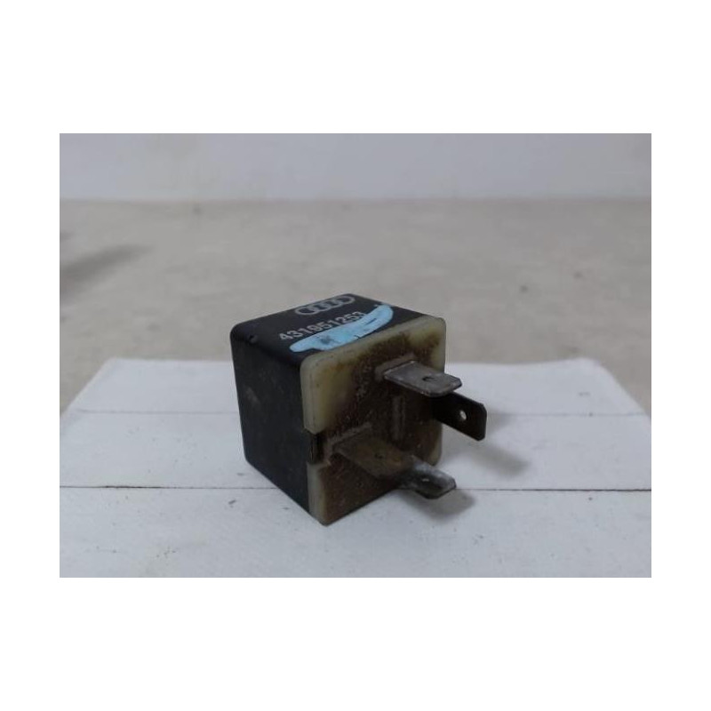 Relais electrique AUDI 80 3 PHASE 1 d’occasion