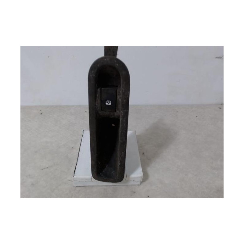 Interrupteur de leve vitre arriere droit RENAULT SCENIC 2 PHASE 1 d’occasion