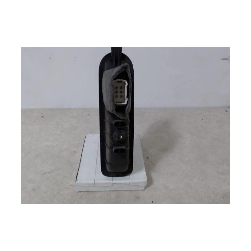 Interrupteur de leve vitre arriere droit RENAULT SCENIC 2 PHASE 1 d’occasion