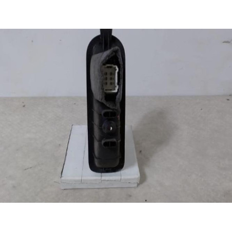 Interrupteur de leve vitre arriere droit RENAULT SCENIC 2 PHASE 1 d’occasion
