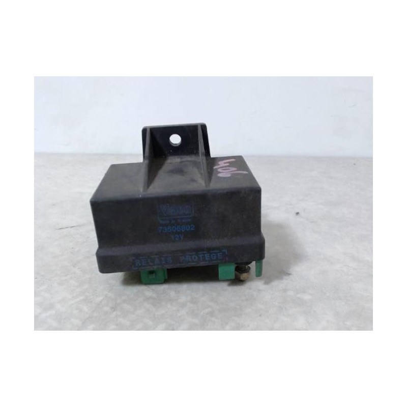 Relais de prechauffage PEUGEOT 2.2 HDI 135 16V d’occasion