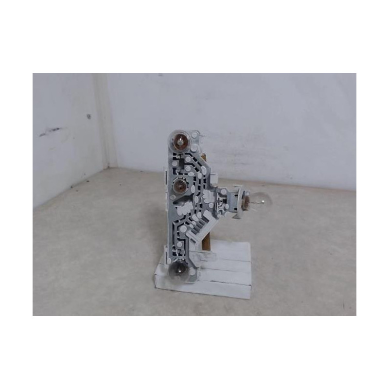 Platine feu arriere droit VOLKSWAGEN POLO 3 PHASE 1 d’occasion
