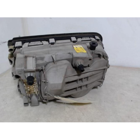 Optique avant principal gauche (feux)(phare) MERCEDES 2.2 I 150 16V d’occasion