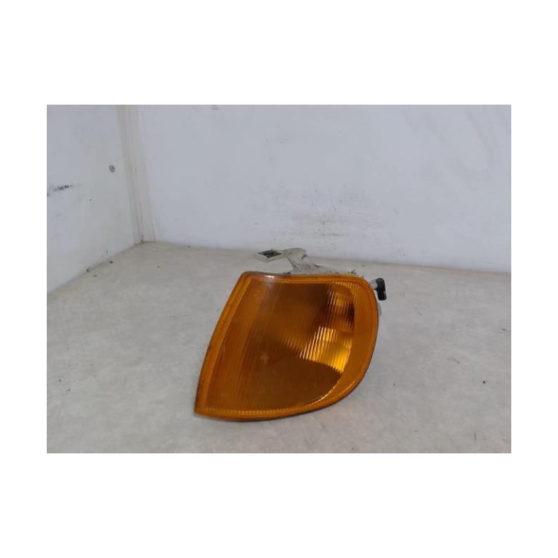 Optique avant secondaire gauche (feux)(clignotant) VOLKSWAGEN POLO 3 PHASE 1 d’occasion