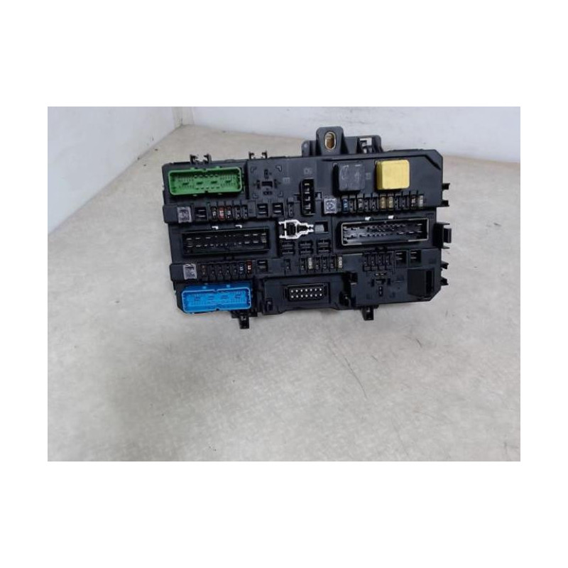 Porte fusible OPEL ASTRA H PHASE 1 d’occasion
