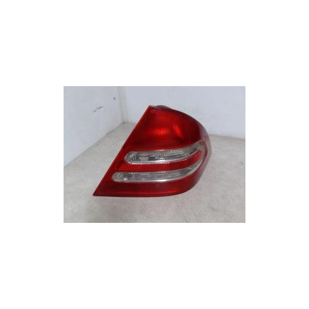 Feu arriere principal droit (feux) MERCEDES CLASSE C 203 PHASE 1 d’occasion
