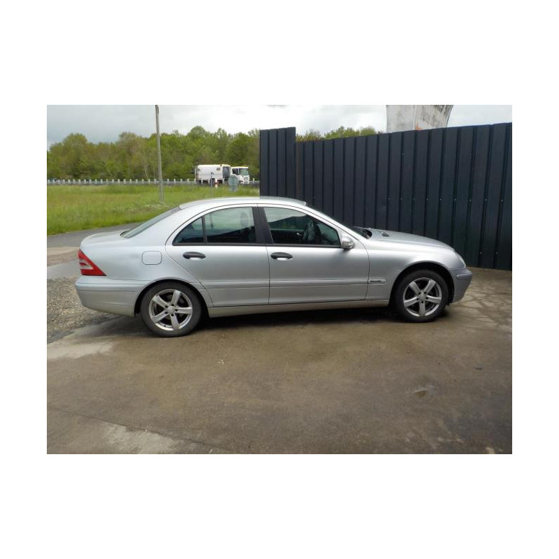 Feu arriere principal droit (feux) MERCEDES CLASSE C 203 PHASE 1 d’occasion