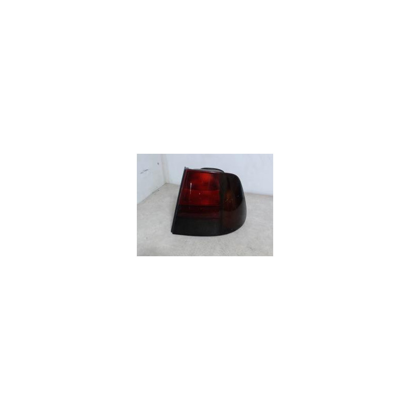 Feu arriere principal droit (feux) VOLKSWAGEN POLO 3 CLASSIC/FLIGHT d’occasion