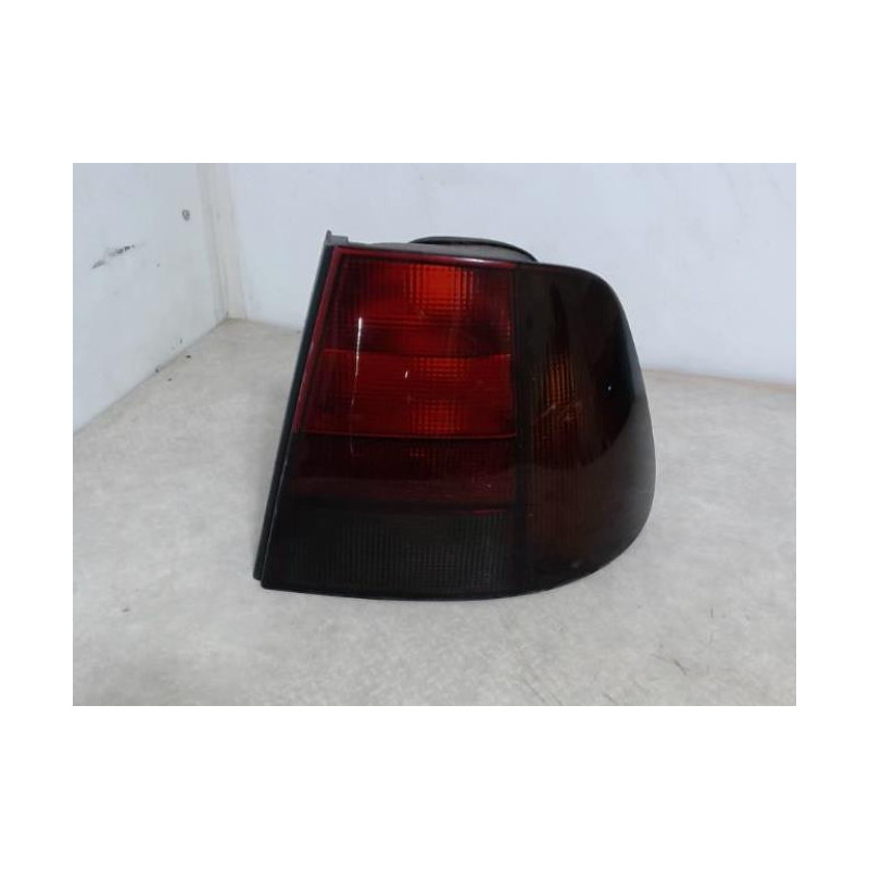 Feu arriere principal droit (feux) VOLKSWAGEN POLO 3 CLASSIC/FLIGHT d’occasion