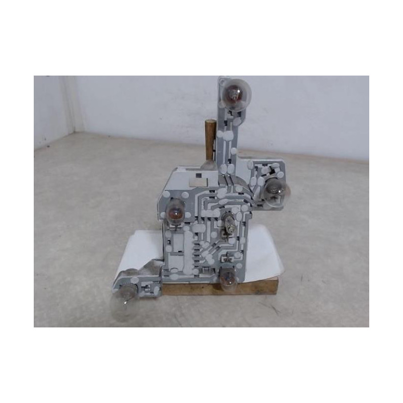 Platine feu arriere droit FORD MONDEO 2 d’occasion