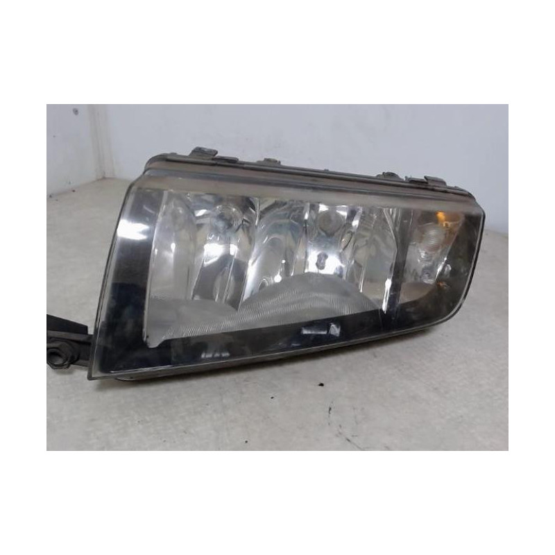 Optique avant principal gauche (feux)(phare) SKODA FABIA 1 PHASE 2 BREAK d’occasion