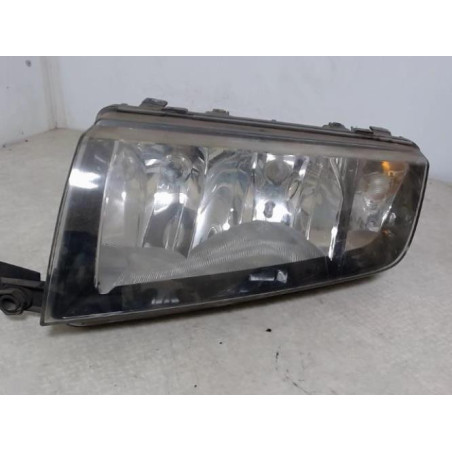 Optique avant principal gauche (feux)(phare) SKODA FABIA 1 PHASE 2 BREAK d’occasion
