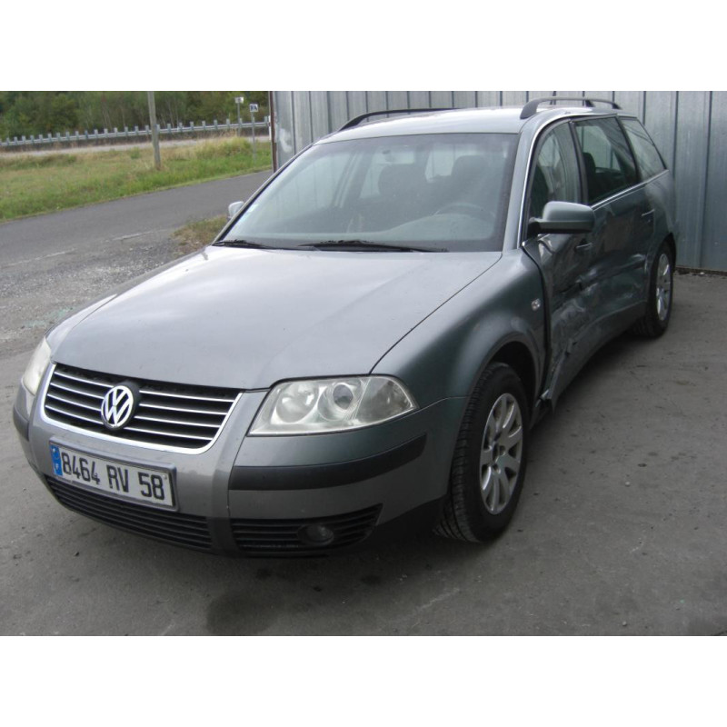 Anti brouillard droit (feux) VOLKSWAGEN PASSAT 4 PHASE 2 BREAK d’occasion