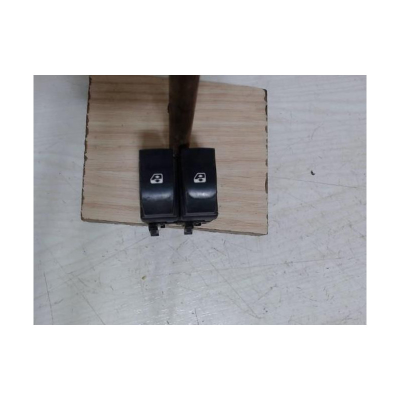 Interrupteur de leve vitre avant gauche RENAULT LAGUNA 2 PHASE 1 d’occasion