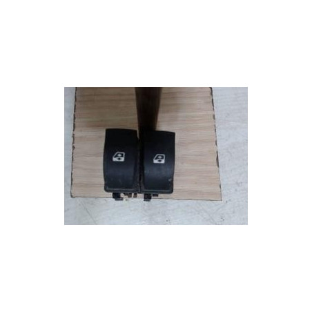 Interrupteur de leve vitre avant gauche RENAULT LAGUNA 2 PHASE 1 d’occasion