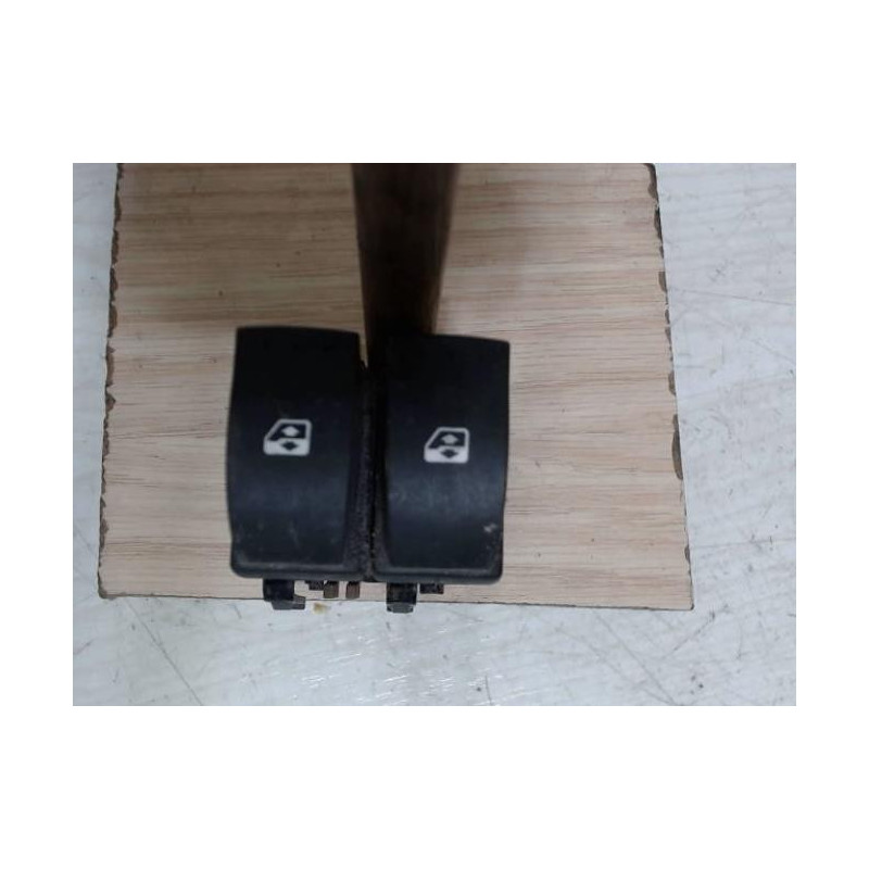 Interrupteur de leve vitre avant gauche RENAULT LAGUNA 2 PHASE 1 d’occasion