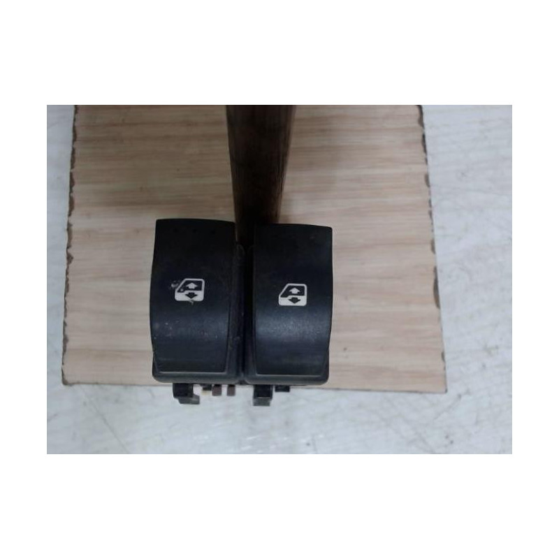 Interrupteur de leve vitre avant gauche RENAULT LAGUNA 2 PHASE 1 d’occasion