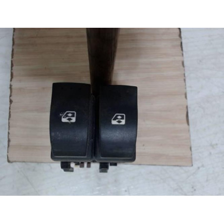 Interrupteur de leve vitre avant gauche RENAULT LAGUNA 2 PHASE 1 d’occasion
