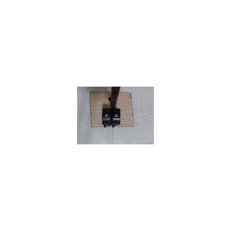 Interrupteur de leve vitre avant gauche RENAULT LAGUNA 2 PHASE 1 BREAK d’occasion