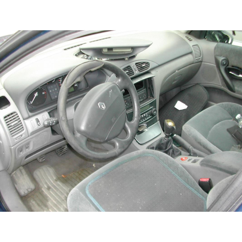 Interrupteur de leve vitre avant gauche RENAULT LAGUNA 2 PHASE 1 BREAK d’occasion