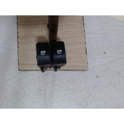 Interrupteur de leve vitre avant gauche RENAULT LAGUNA 2 PHASE 1 BREAK d’occasion