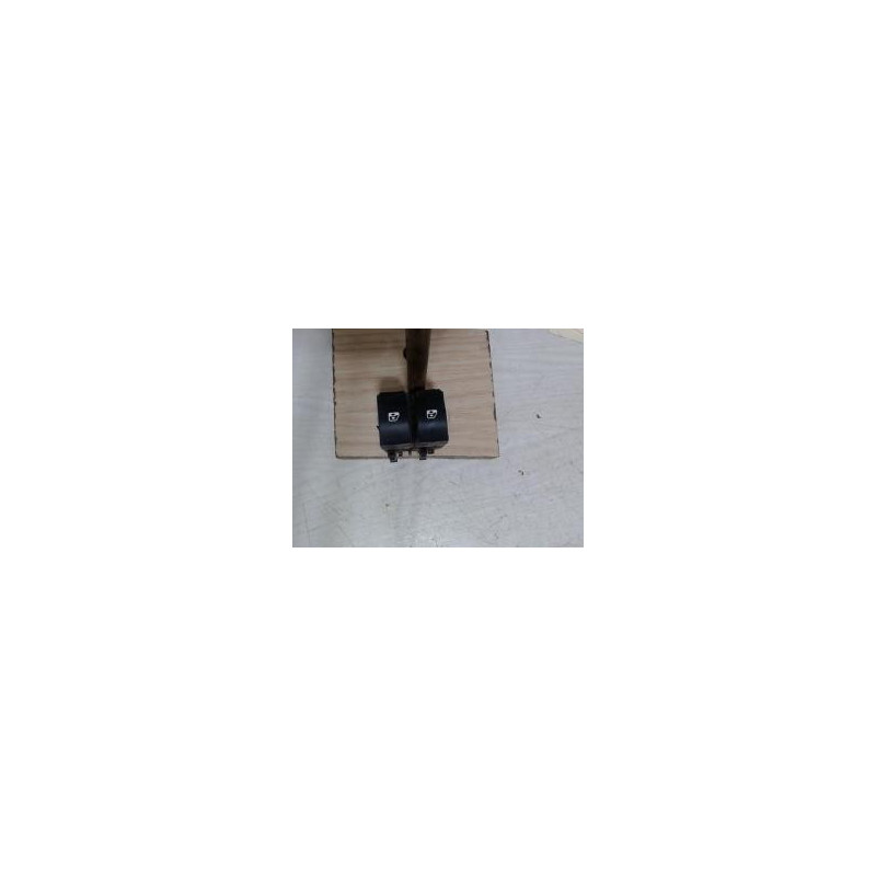 Interrupteur de leve vitre avant gauche RENAULT LAGUNA 2 PHASE 1 BREAK d’occasion