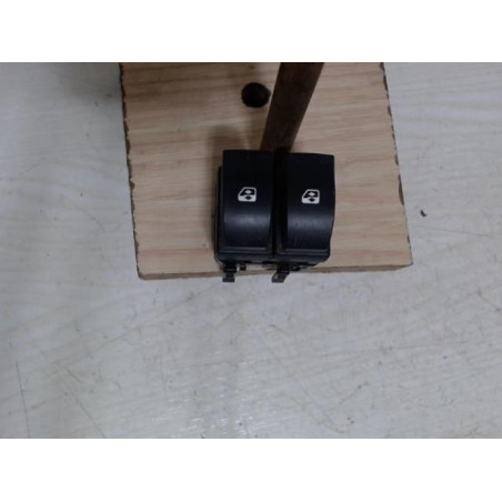 Interrupteur de leve vitre avant gauche RENAULT LAGUNA 2 PHASE 1 d’occasion