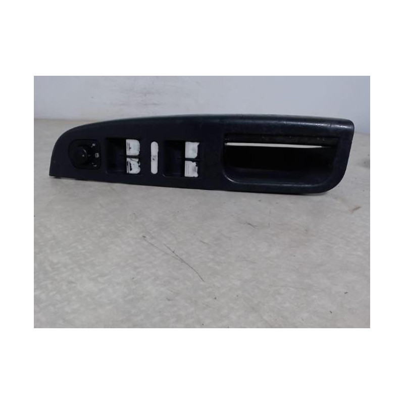 Interrupteur de leve vitre avant gauche VOLKSWAGEN GOLF 5 d’occasion