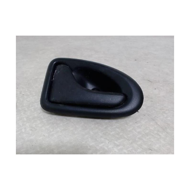 Poignee interieur avant gauche RENAULT MEGANE 1 PHASE 1 COUPE d’occasion