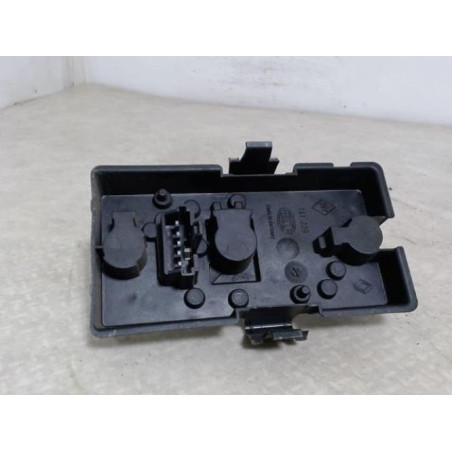 Platine feu arriere droit RENAULT R19 PHASE 2 d’occasion