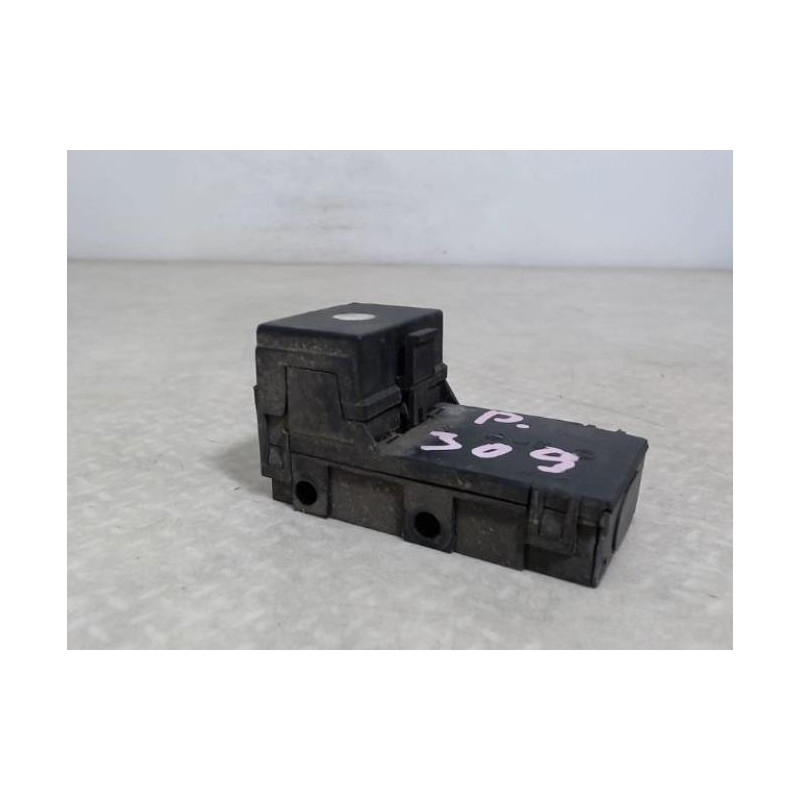 Porte fusible PEUGEOT 309 PHASE 1 d’occasion