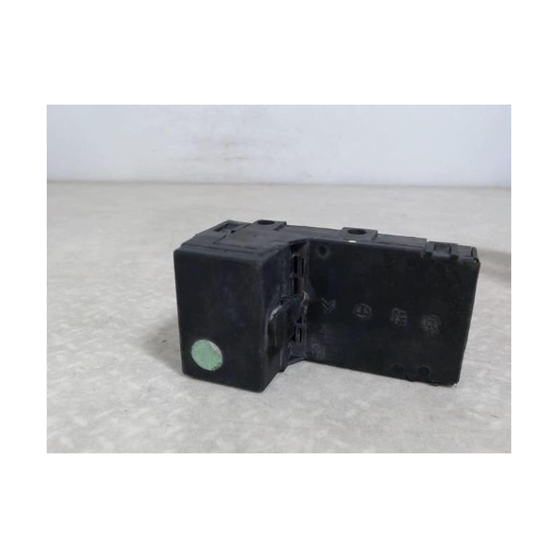 Porte fusible PEUGEOT 309 PHASE 1 d’occasion