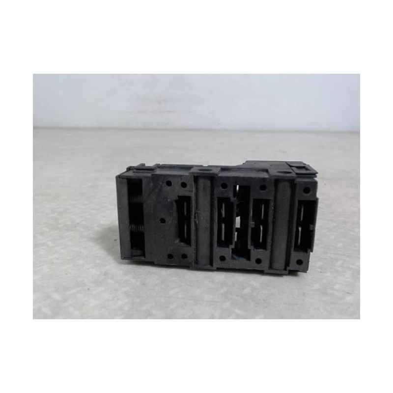 Porte fusible PEUGEOT 309 PHASE 1 d’occasion