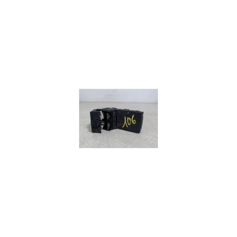 Porte fusible PEUGEOT 106 PHASE 1 d’occasion
