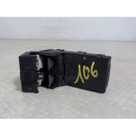 Porte fusible PEUGEOT 106 PHASE 1 d’occasion