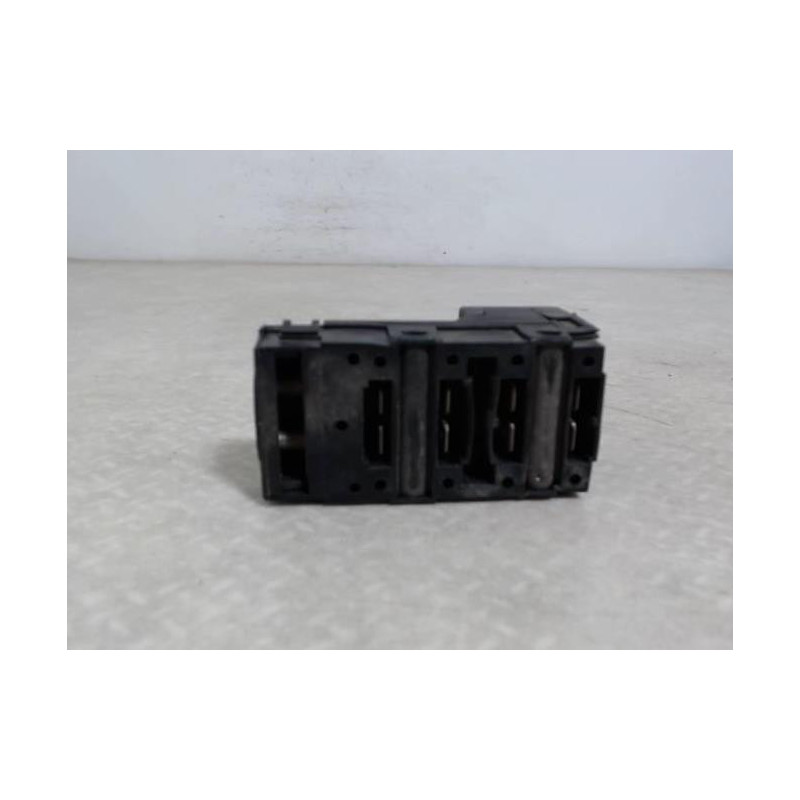 Porte fusible PEUGEOT 106 PHASE 1 d’occasion