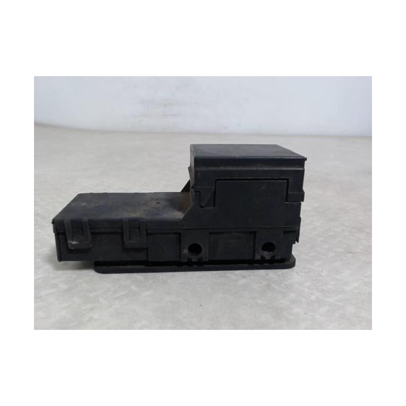 Porte fusible PEUGEOT 205 PHASE 1 d’occasion