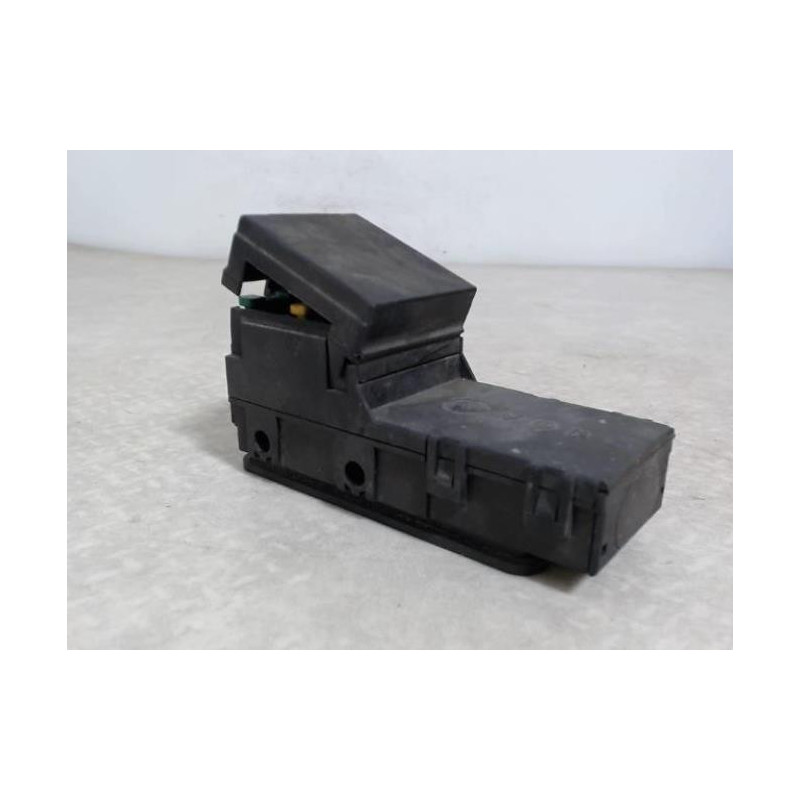 Porte fusible PEUGEOT 205 PHASE 1 d’occasion