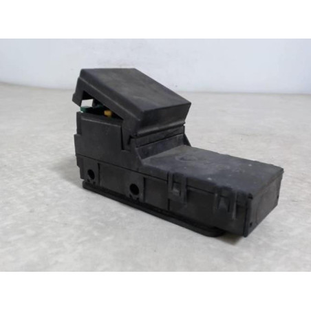 Porte fusible PEUGEOT 205 PHASE 1 d’occasion