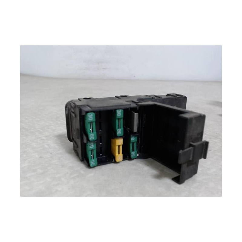Porte fusible PEUGEOT 205 PHASE 1 d’occasion