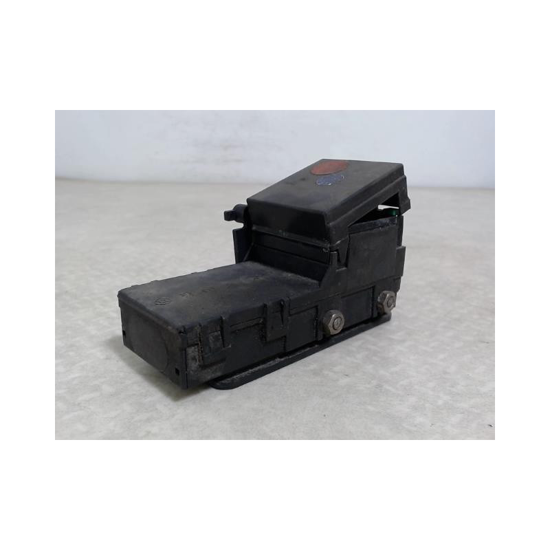 Porte fusible PEUGEOT 205 PHASE 1 d’occasion