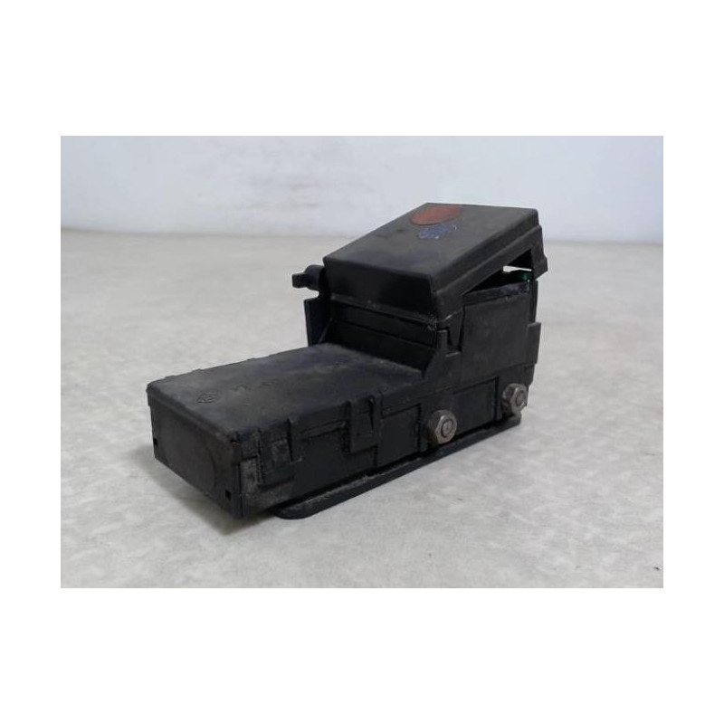 Porte fusible PEUGEOT 205 PHASE 1 d’occasion