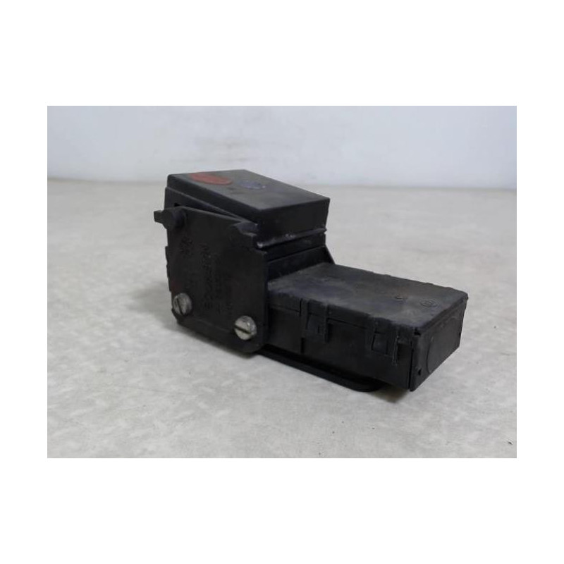 Porte fusible PEUGEOT 205 PHASE 1 d’occasion