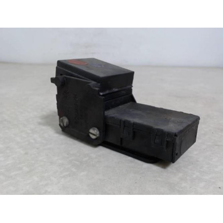 Porte fusible PEUGEOT 205 PHASE 1 d’occasion