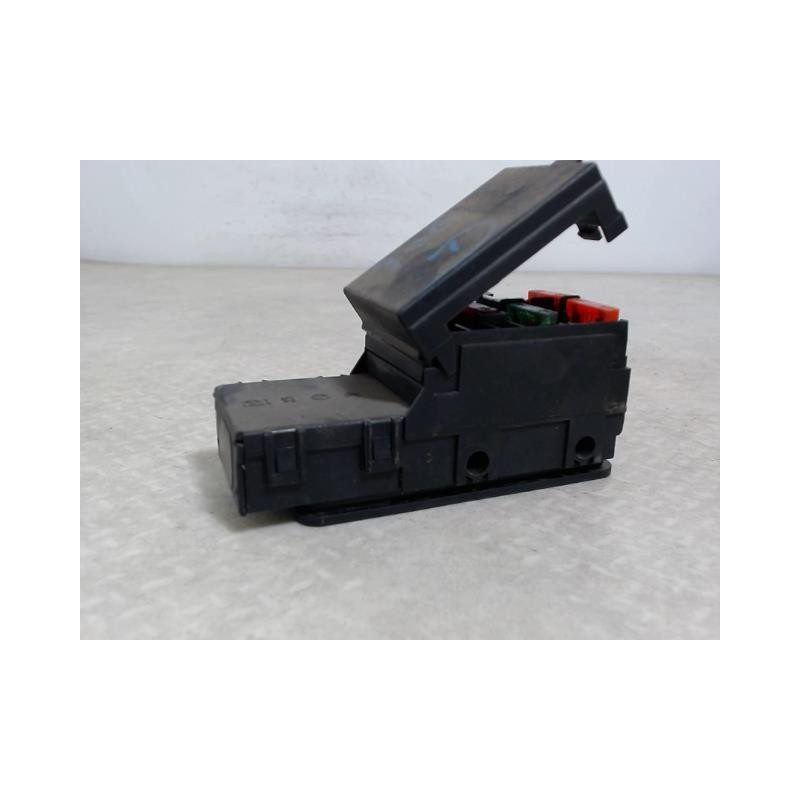 Porte fusible PEUGEOT 306 PHASE 2 d’occasion