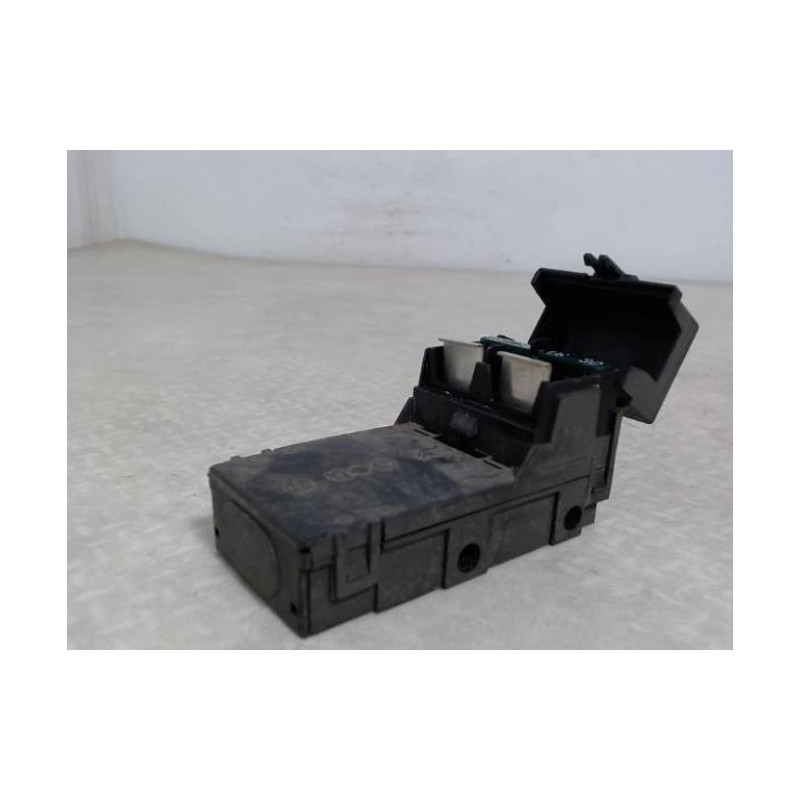 Porte fusible PEUGEOT 405 PHASE 1 d’occasion