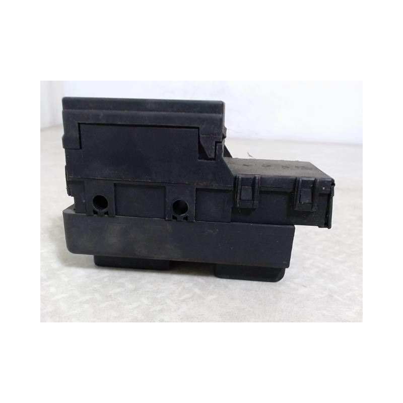 Porte fusible PEUGEOT 106 PHASE 2 d’occasion