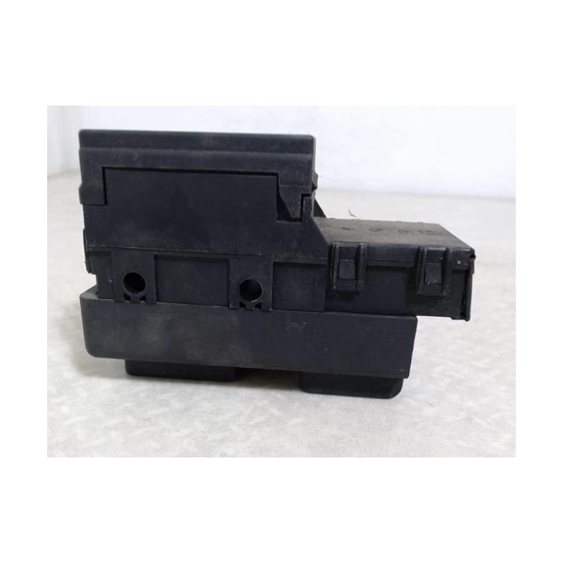 Porte fusible PEUGEOT 106 PHASE 2 d’occasion