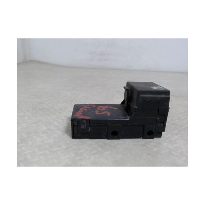 Porte fusible PEUGEOT 405 PHASE 1 d’occasion