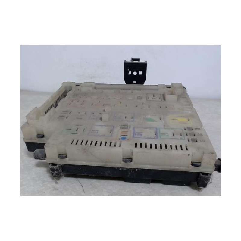 Porte fusible FORD ESCORT 6 BREAK d’occasion